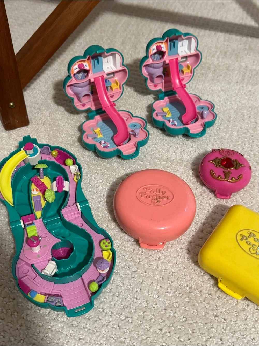 Lot of six Vintage Collectible Polly Pocket